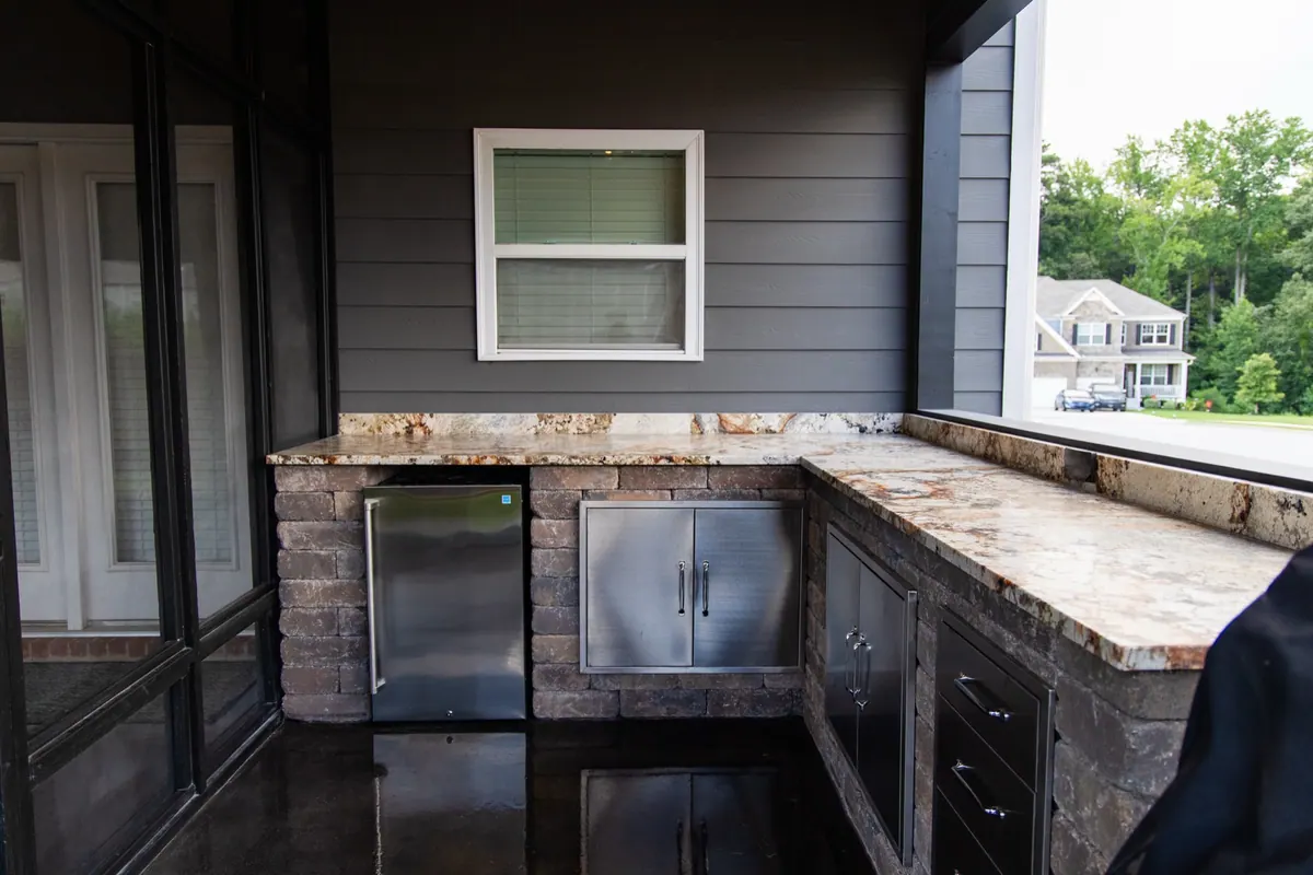 Built-in outdoor kitchen and bar at the Fulton Estate